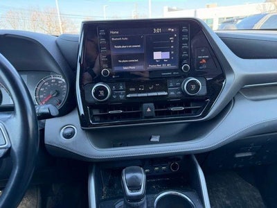 2021 Toyota Highlander LE AWD (SE)