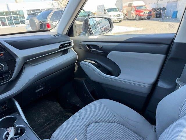 2021 Toyota Highlander LE AWD (SE)