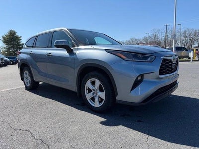 2021 Toyota Highlander LE AWD (SE)