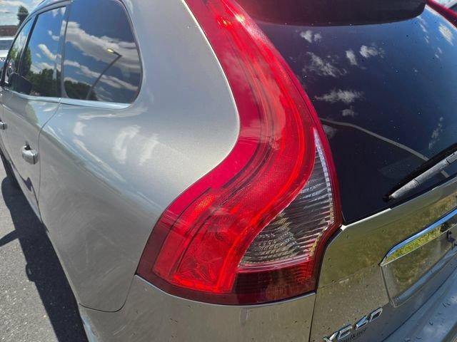 2016 Volvo XC60 AWD 4dr T5 Platinum