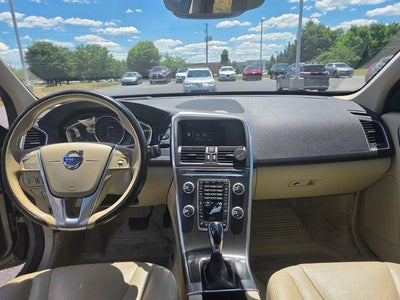 2016 Volvo XC60 AWD 4dr T5 Platinum