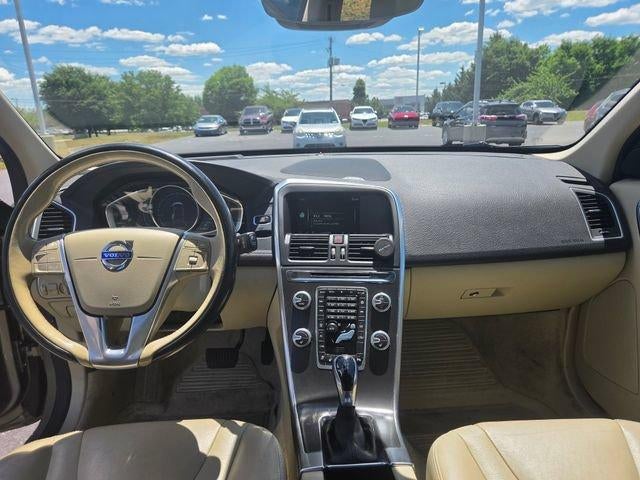 2016 Volvo XC60 AWD 4dr T5 Platinum