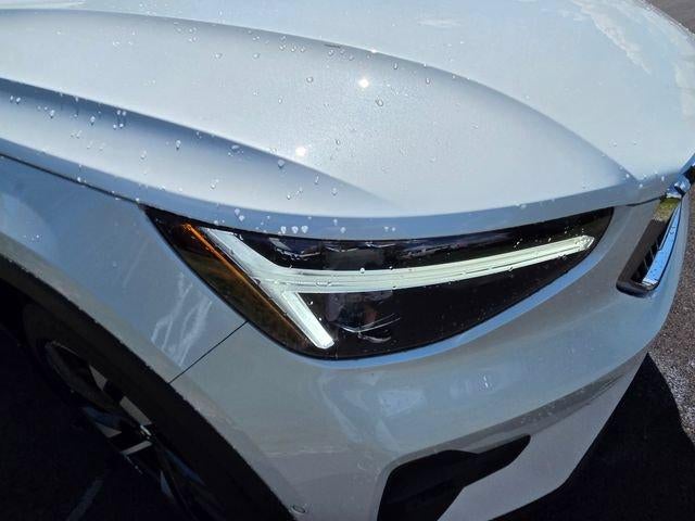 2024 Volvo XC40 B5 AWD Plus Bright Theme