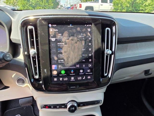 2024 Volvo XC40 B5 AWD Plus Bright Theme