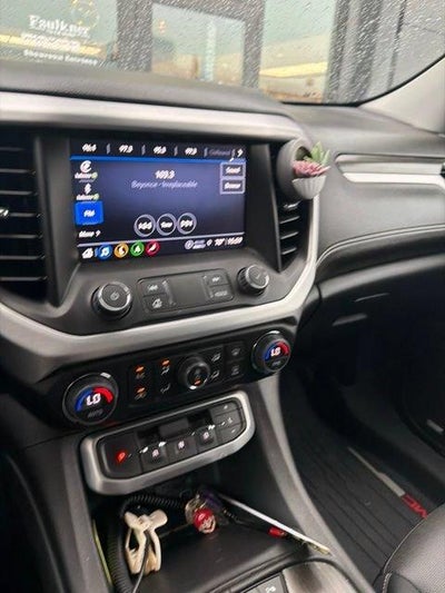 2023 GMC Acadia AWD SLT