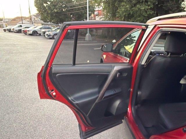 2017 Toyota RAV4 XLE AWD (Natl)
