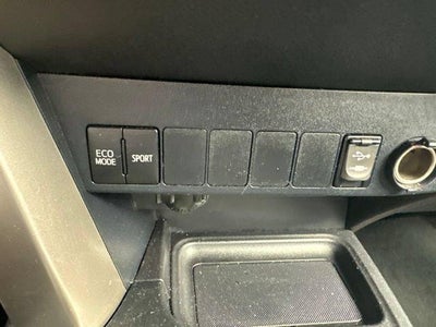 2015 Toyota RAV4 AWD 4dr XLE (Natl)