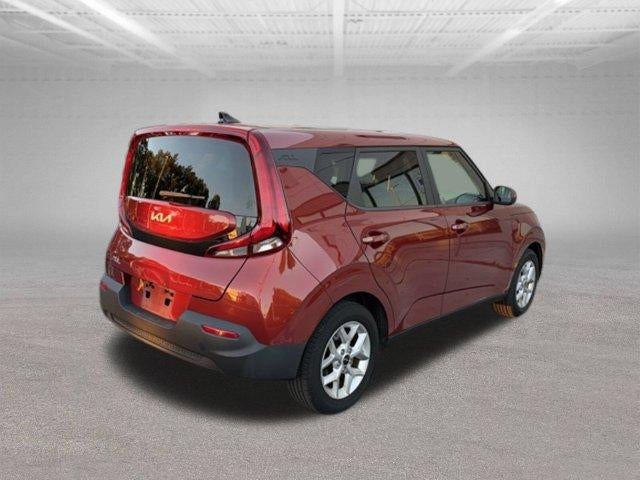 2022 Kia Soul LX IVT
