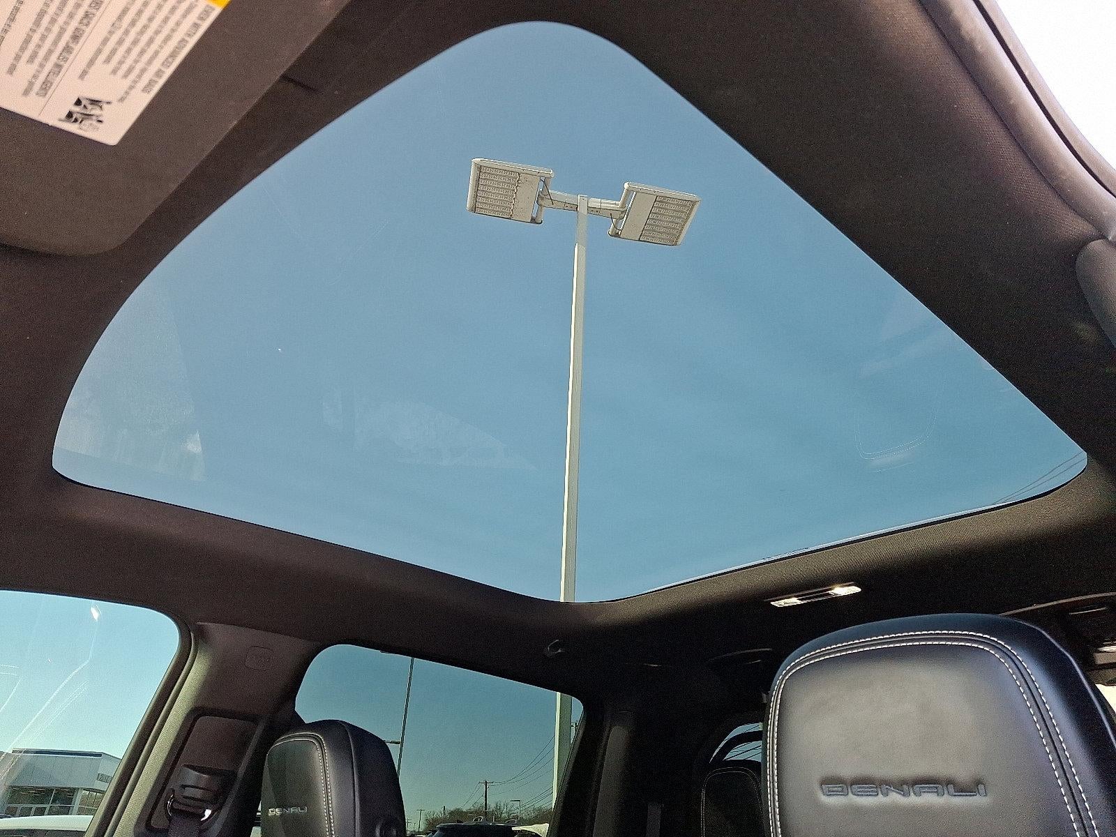 2025 GMC Sierra EV e4WD Crew Cab Max Range Denali