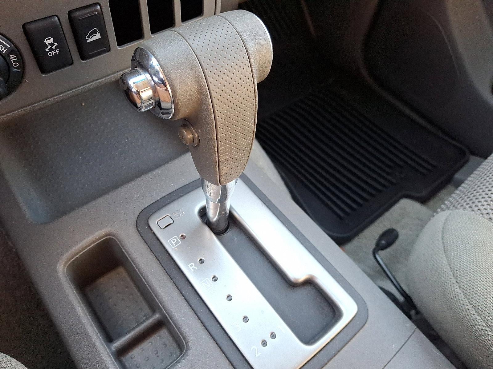 2015 Nissan Frontier 4WD Crew Cab LWB Auto SV