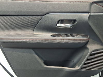 2026 Nissan Kicks SR AWD