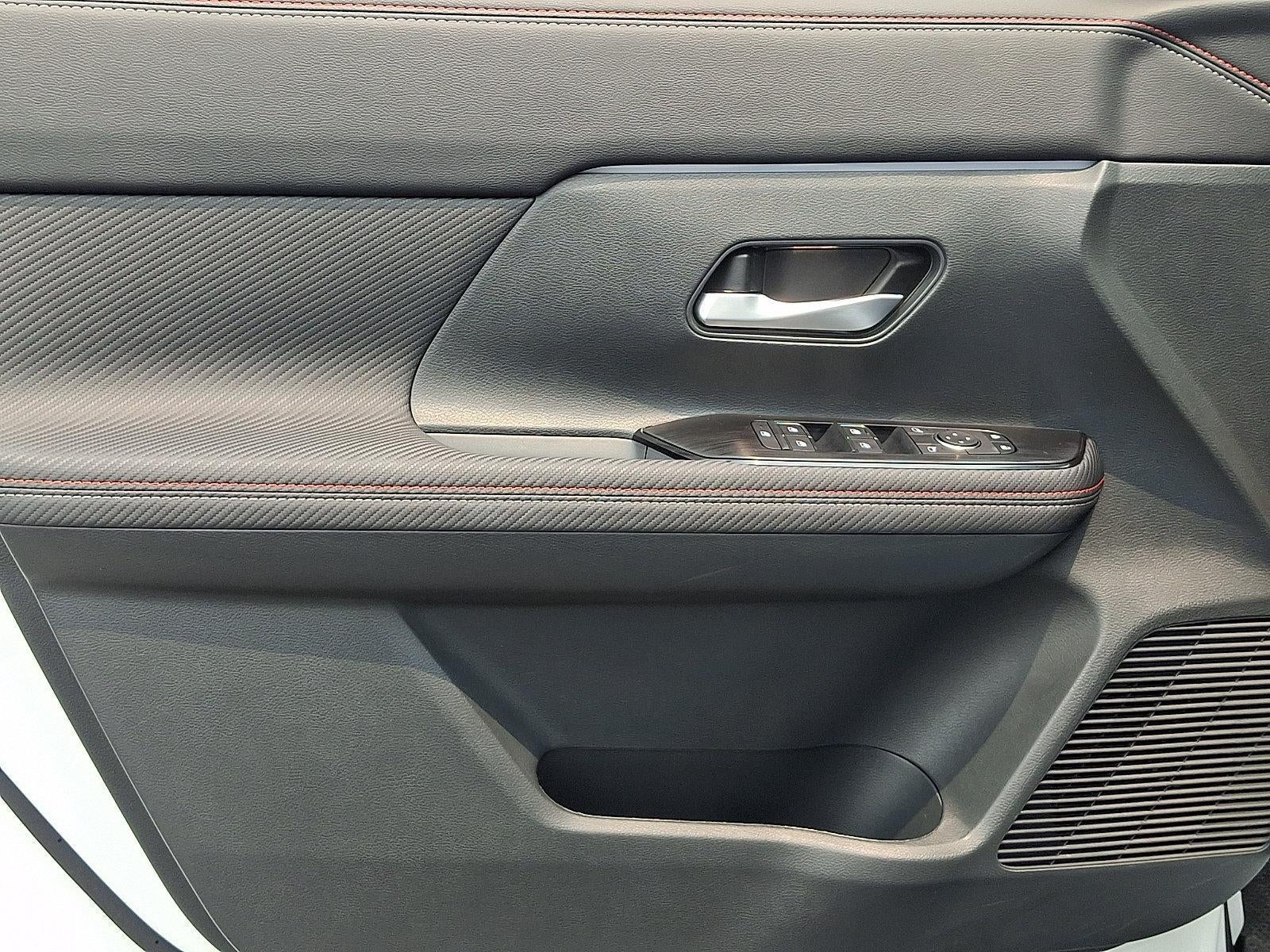 2026 Nissan Kicks SR AWD