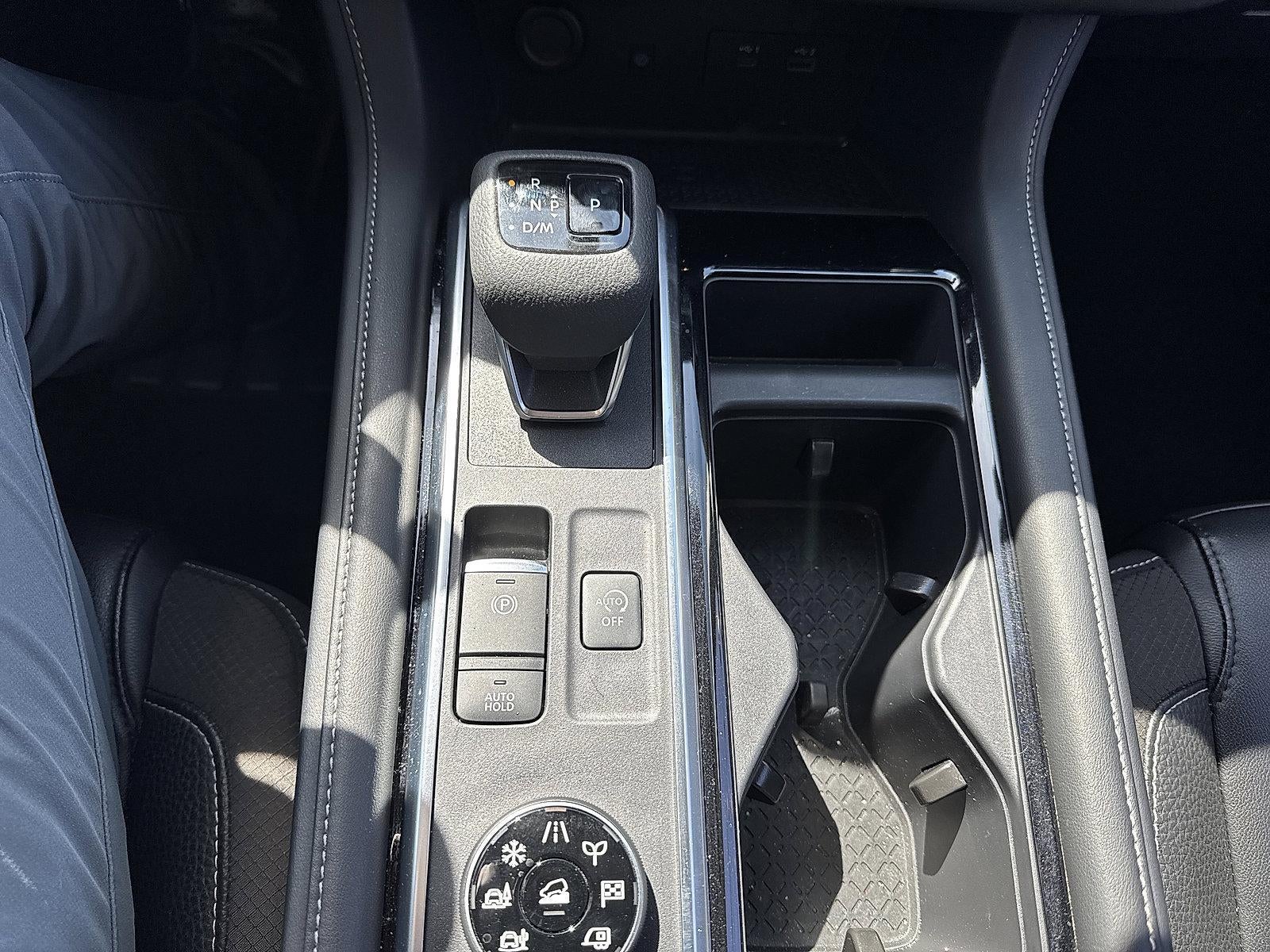 2023 Nissan Pathfinder SL 4WD