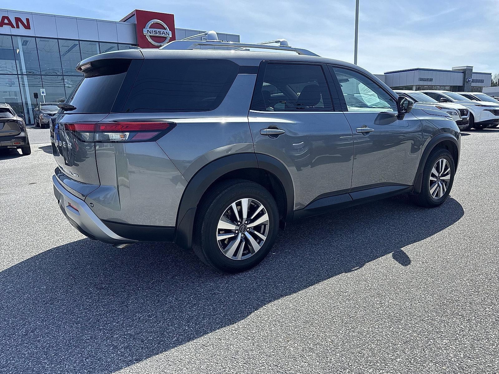 2023 Nissan Pathfinder SL 4WD