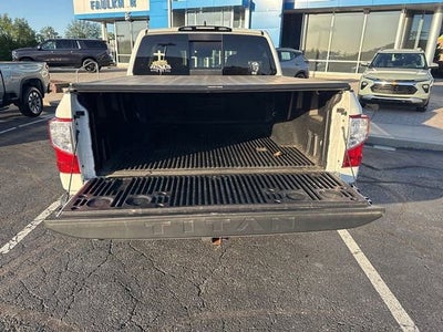 2024 Nissan TITAN Crew Cab SV 4x4