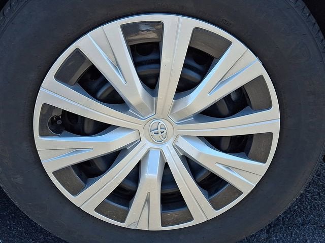 2024 Toyota Camry Hybrid LE