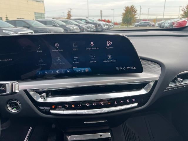 2024 Cadillac LYRIQ Sport 2