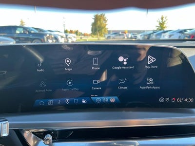 2024 Cadillac LYRIQ Sport 3