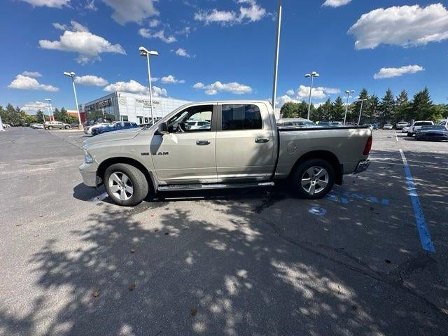 2009 Dodge Ram 1500 4WD Crew Cab 5.6 Ft Box SLT