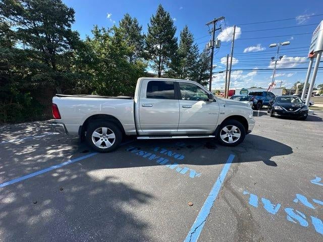 2009 Dodge Ram 1500 4WD Crew Cab 5.6 Ft Box SLT
