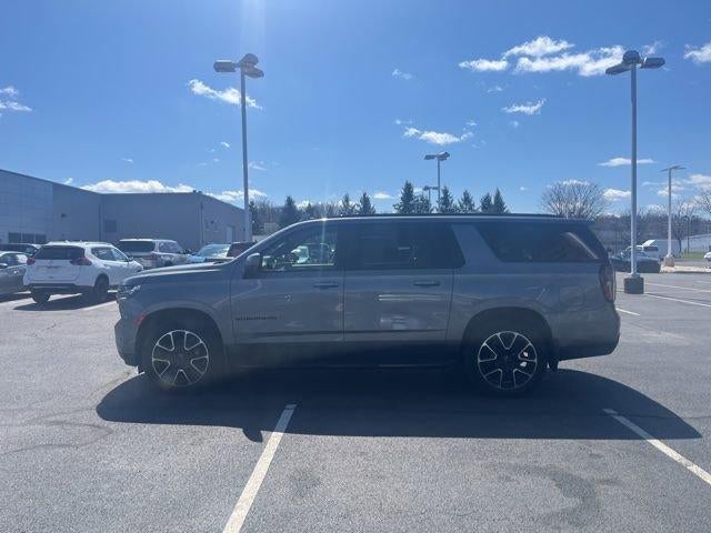 2022 Chevrolet Suburban 4WD RST