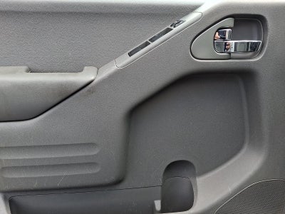 2016 Nissan Frontier 4WD Crew Cab SWB Auto SV