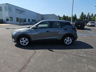 2025 Nissan Kicks Play S FWD