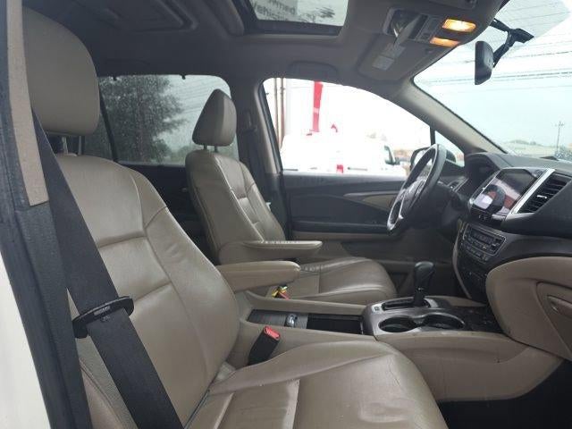 2016 Honda Pilot AWD EX-L with DVD Rear Entertainment System