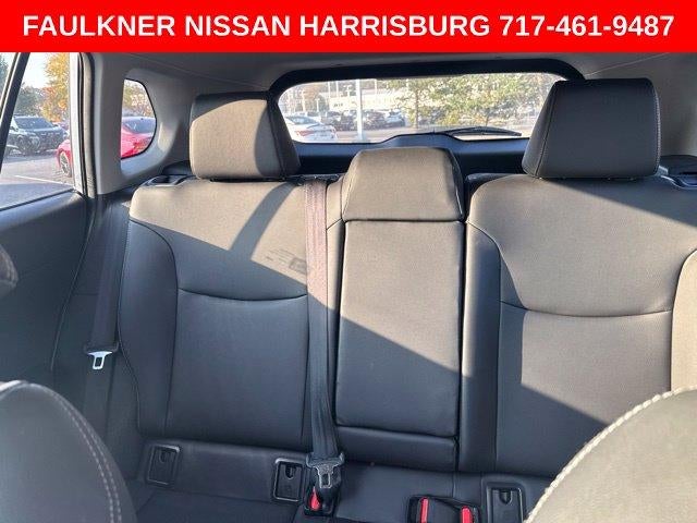 2024 Toyota Corolla Cross XLE 4WD (Natl)