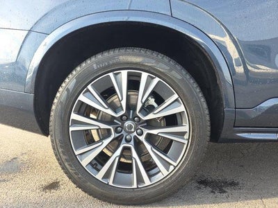 2022 Volvo XC90 T6 AWD Momentum 7P