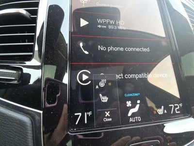 2022 Volvo XC90 T6 AWD Momentum 7P