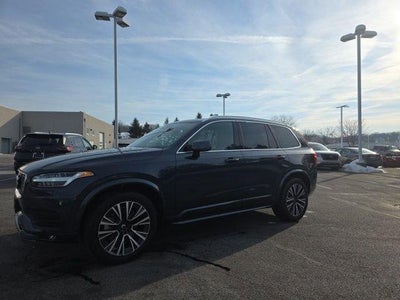 2022 Volvo XC90 T6 AWD Momentum 7P