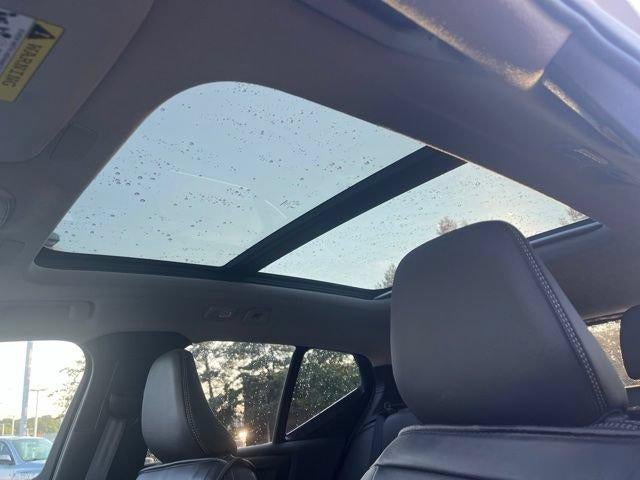 2025 Volvo XC40 B5 AWD Core Bright Theme