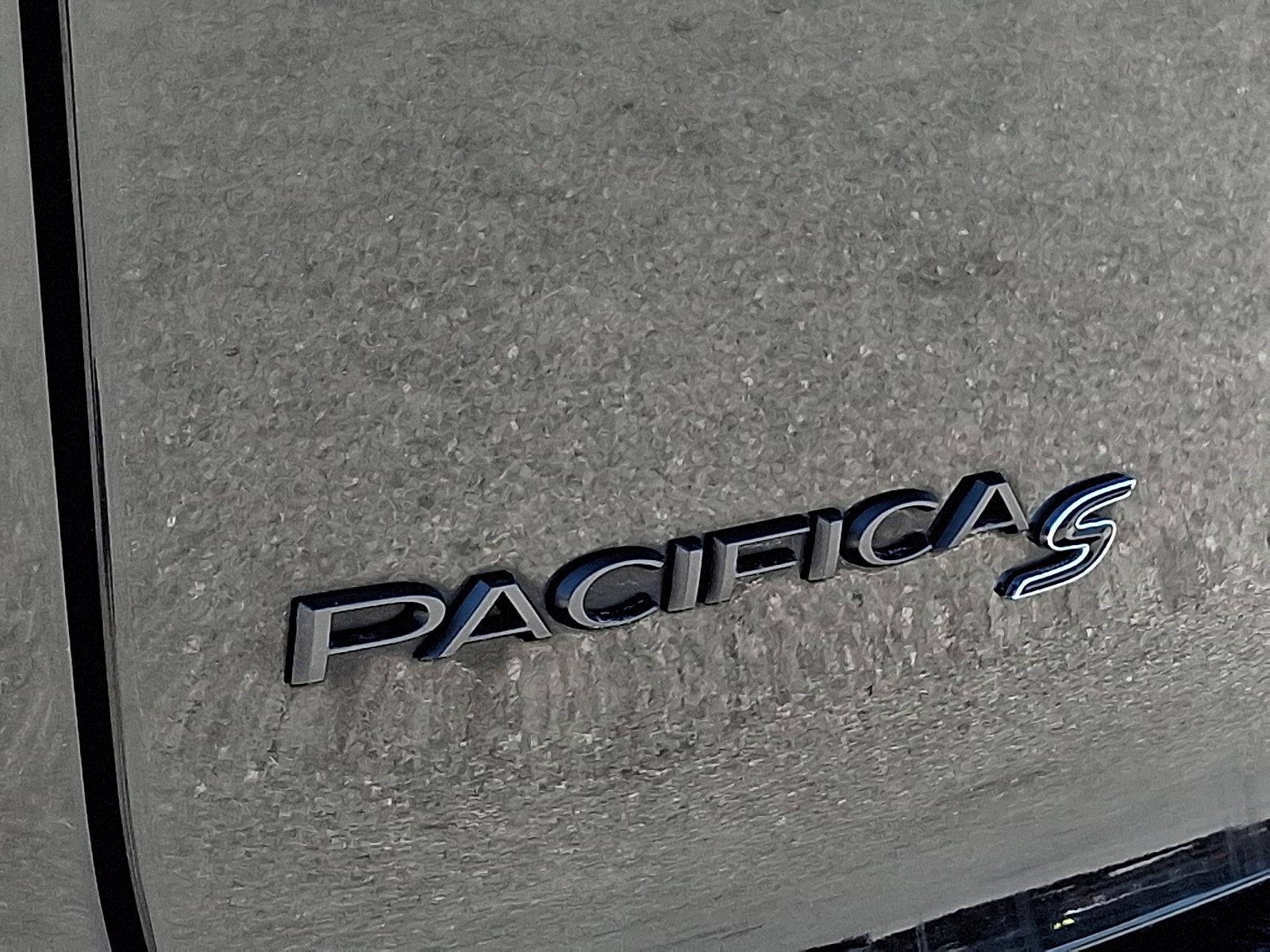 2022 Chrysler Pacifica Hybrid Touring L