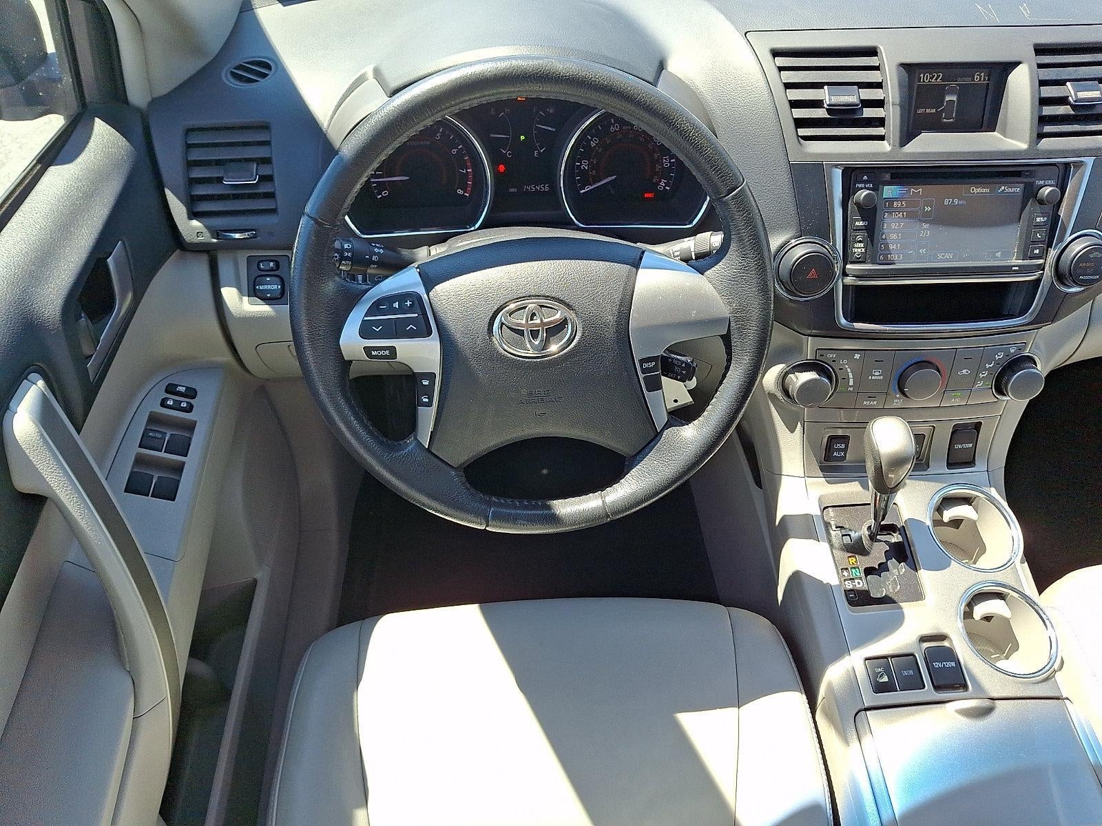 2013 Toyota Highlander SE
