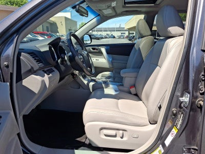 2013 Toyota Highlander SE