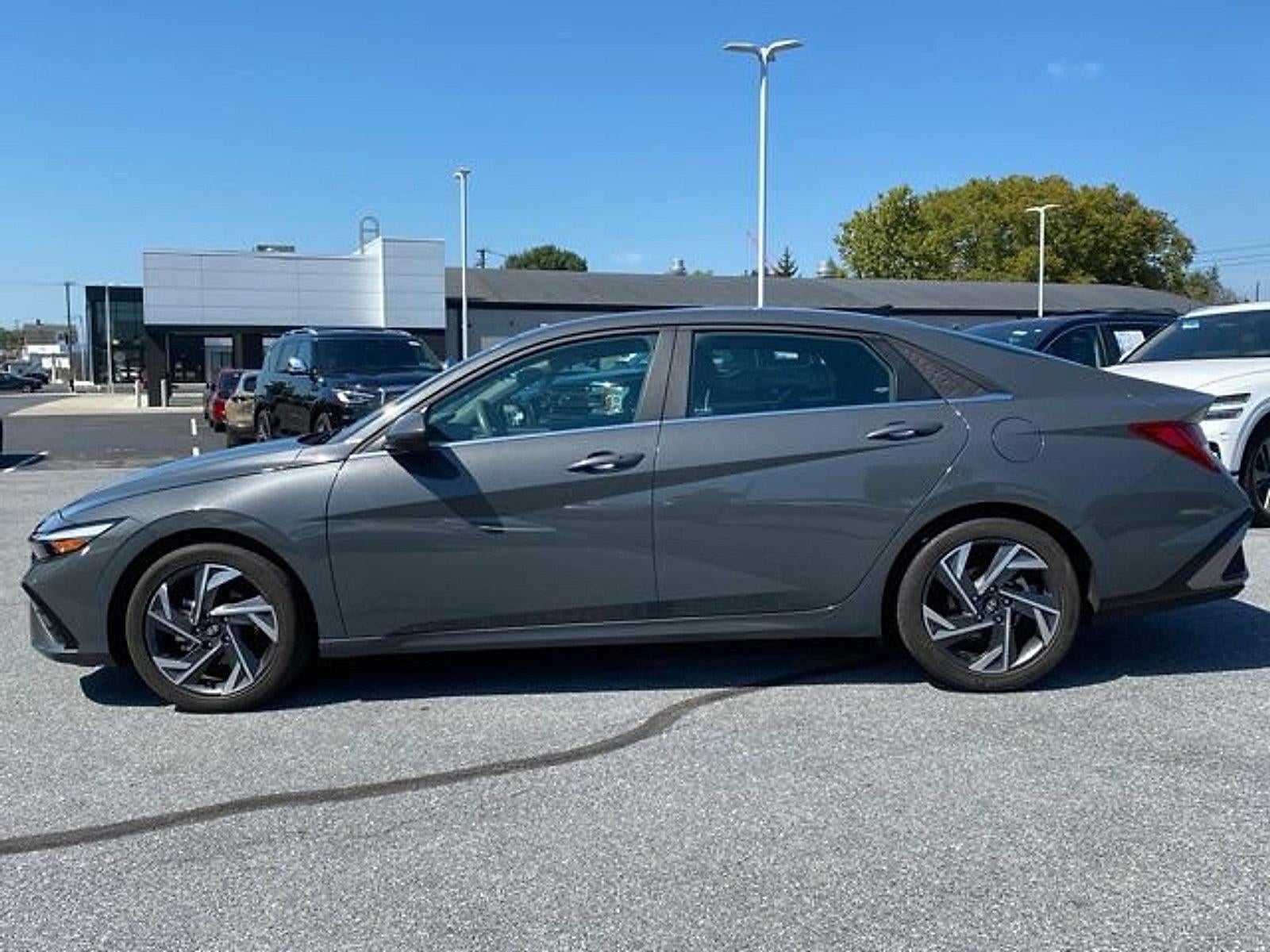 2024 Hyundai ELANTRA SEL